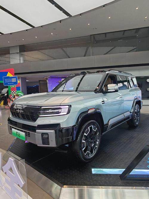深圳282比亚迪方程豹硬派越野的爆款，英菲尼迪35周年与你共成长
